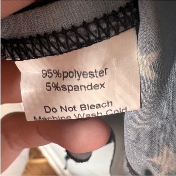 EUC Cry Baby Star Print Crop Top - Picture 7 of 7